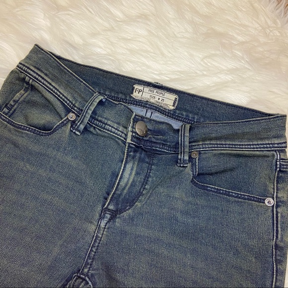 FREE PEOPLE Faded Black Mid-Rise Skinny Jeans - Picture 6 of 8